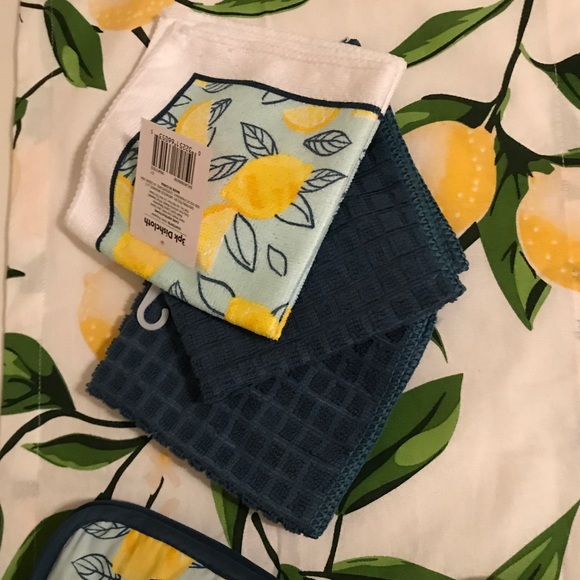 Lemon Towels, Lemon Pot Holders, Lemon Oven Mitt, Lemon Wash Cloths, S&P Shakers - Picture 10 of 15